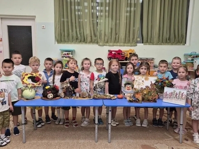 Выставка детского творчества с родителями "Осенние творения"